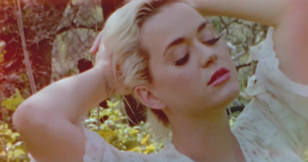 Katy Perry Daisies - 006