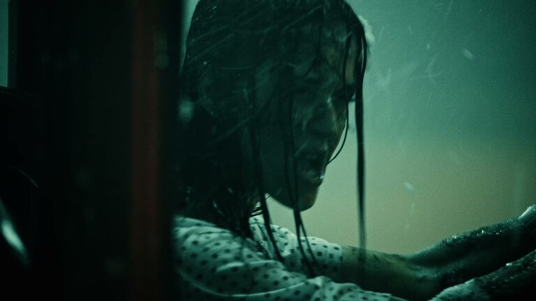 Katy Perry Watch it Burn – 038
