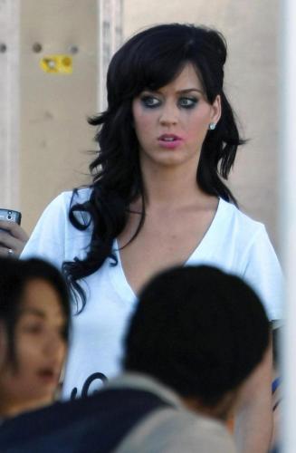 Katy-Perry-Hot-n-Cold-BTS-034