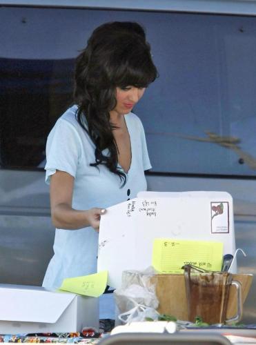 Katy-Perry-Hot-n-Cold-BTS-035