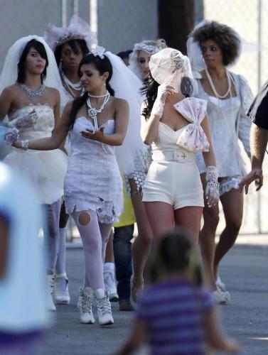 Katy-Perry-Hot-n-Cold-BTS-044