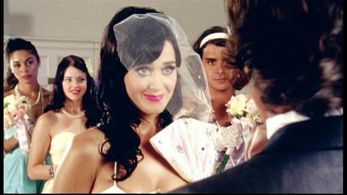 Katy-Perry-Hot-n-Cold 002
