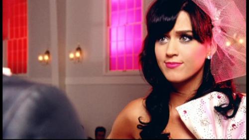 Katy-Perry-Hot-n-Cold 032