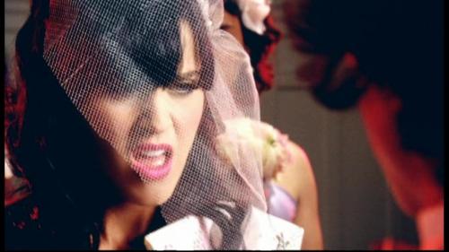 Katy-Perry-Hot-n-Cold 037
