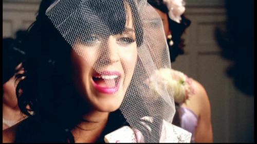 Katy-Perry-Hot-n-Cold 041