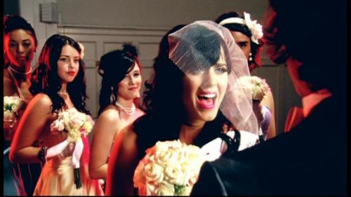 Katy-Perry-Hot-n-Cold 042