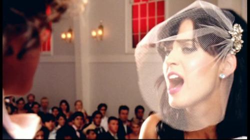 Katy-Perry-Hot-n-Cold 044