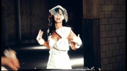 Katy-Perry-Hot-n-Cold 090