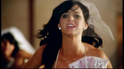 Katy-Perry-Hot-n-Cold 102
