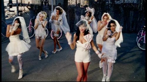 Katy-Perry-Hot-n-Cold 118