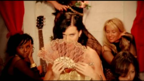 Katy-Perry-I-Kissed-a-Girl 025