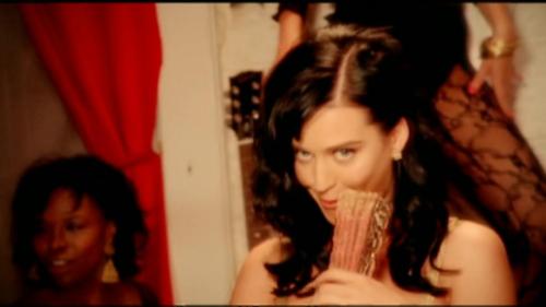 Katy-Perry-I-Kissed-a-Girl 035