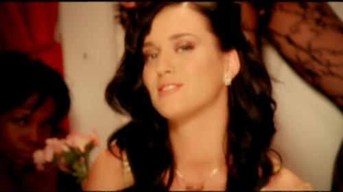 Katy-Perry-I-Kissed-a-Girl 039