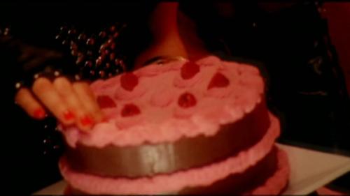 Katy-Perry-I-Kissed-a-Girl 040