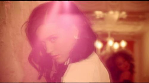Katy-Perry-I-Kissed-a-Girl 060