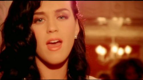 Katy-Perry-I-Kissed-a-Girl 087