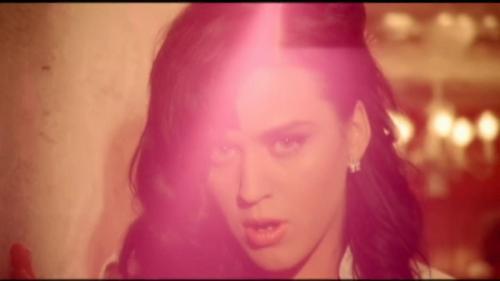 Katy-Perry-I-Kissed-a-Girl 092