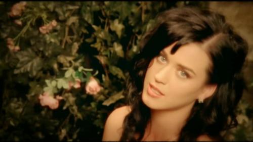 Katy-Perry-I-Kissed-a-Girl 099