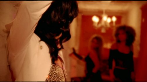 Katy-Perry-I-Kissed-a-Girl 115