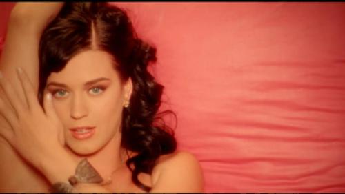 Katy-Perry-I-Kissed-a-Girl 118
