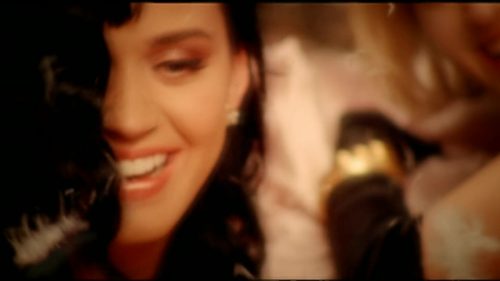 Katy-Perry-I-Kissed-a-Girl 123