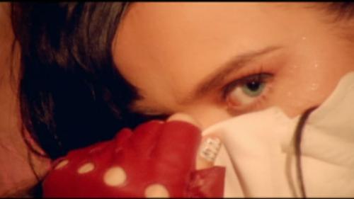 Katy-Perry-I-Kissed-a-Girl 124