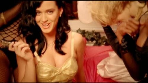 Katy-Perry-I-Kissed-a-Girl 132