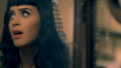 Katy-Perry-Thinking-of-you 011