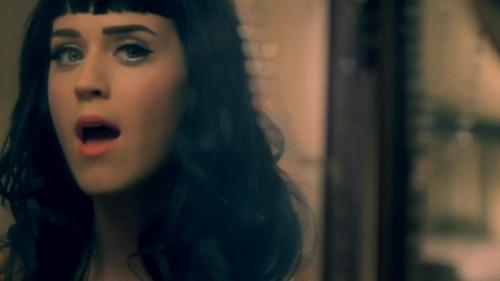 Katy-Perry-Thinking-of-you 014