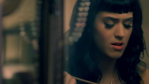 Katy-Perry-Thinking-of-you 024