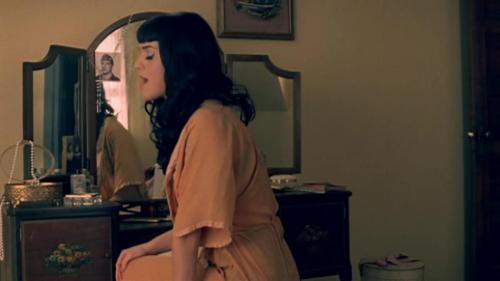 Katy-Perry-Thinking-of-you 031