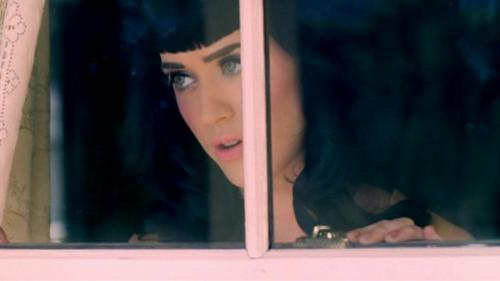 Katy-Perry-Thinking-of-you 066
