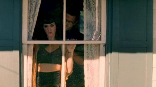 Katy-Perry-Thinking-of-you 069