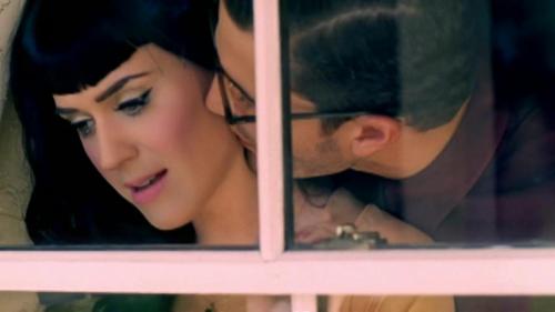 Katy-Perry-Thinking-of-you 072