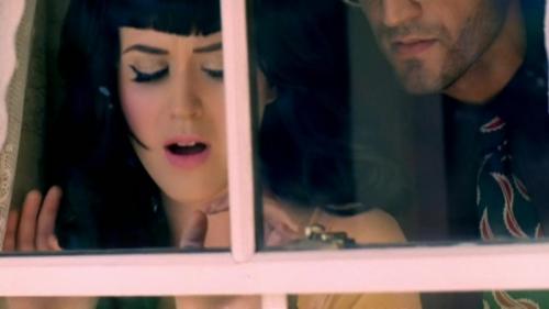 Katy-Perry-Thinking-of-you 074
