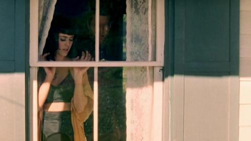 Katy-Perry-Thinking-of-you 077