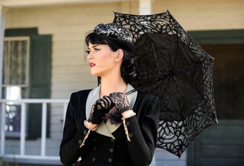 Katy-Perry-Thinking-of-You-005