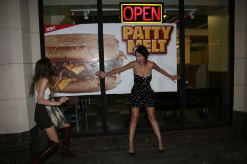 Katy-Perry-Ur-So-Gay 002