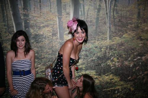 Katy-Perry-Ur-So-Gay 006