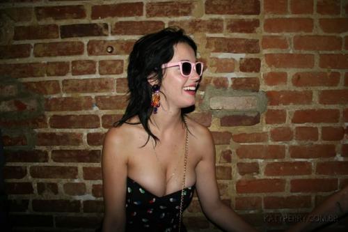 Katy-Perry-Ur-So-Gay 012