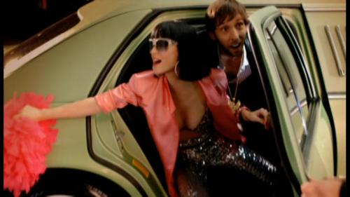 Katy-Perry-Waking-up-in-Vegas 035