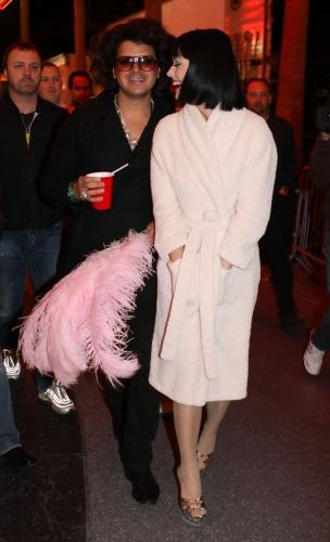 Katy-Perry-Waking-up-in-Vegas-BTS-004