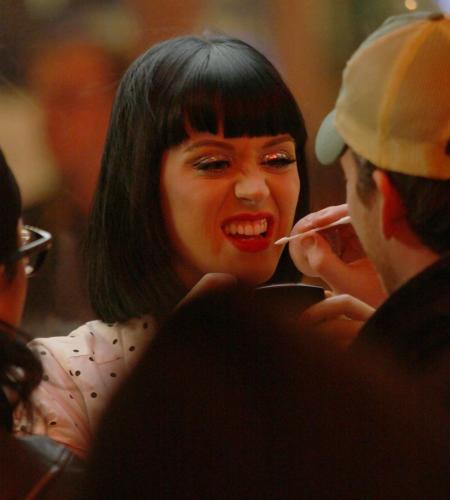 Katy-Perry-Waking-up-in-Vegas-BTS-009