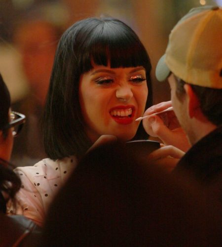 Katy-Perry-Waking-up-in-Vegas-BTS-009