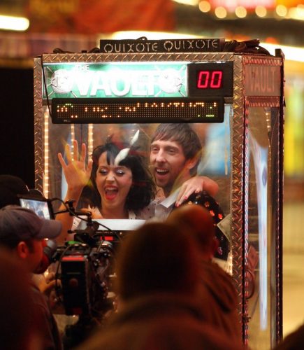 Katy-Perry-Waking-up-in-Vegas-BTS-022