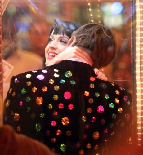 Katy-Perry-Waking-up-in-Vegas-BTS-023