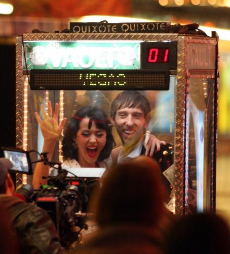 Katy-Perry-Waking-up-in-Vegas-BTS-024