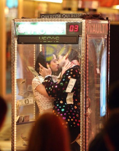 Katy-Perry-Waking-up-in-Vegas-BTS-040