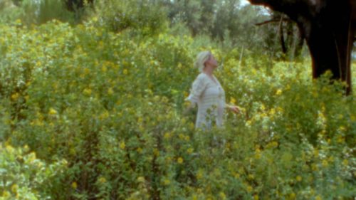 Katy-Perry-Daisies-024