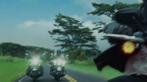 Katy-Perry-Harleys-in-Hawaii-019